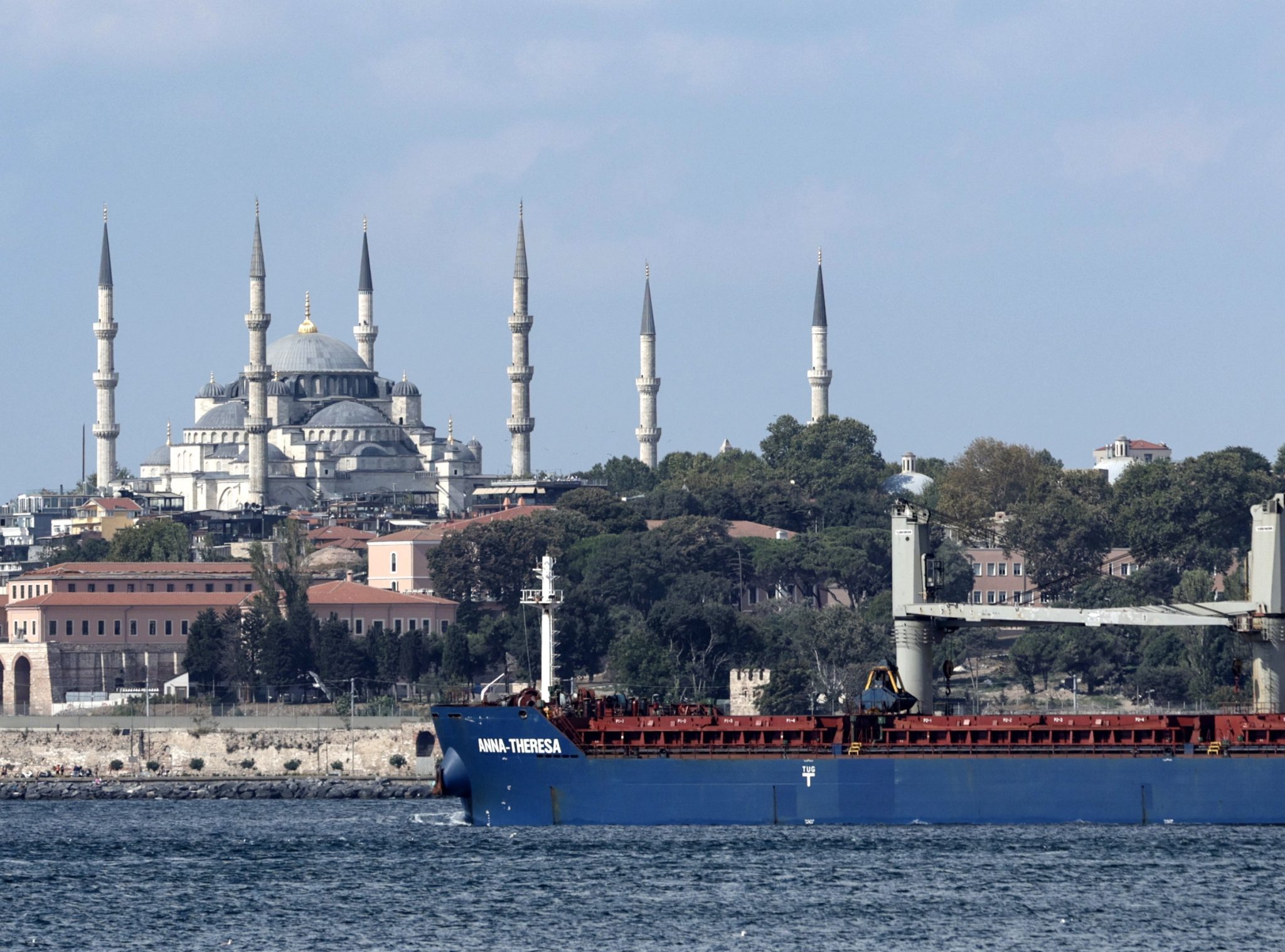 Schip op Bosporus bij Istanbul