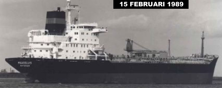 In 1989nverving tanker Maassluis voor de kust van Algerije, 27 mensen kwamen om.